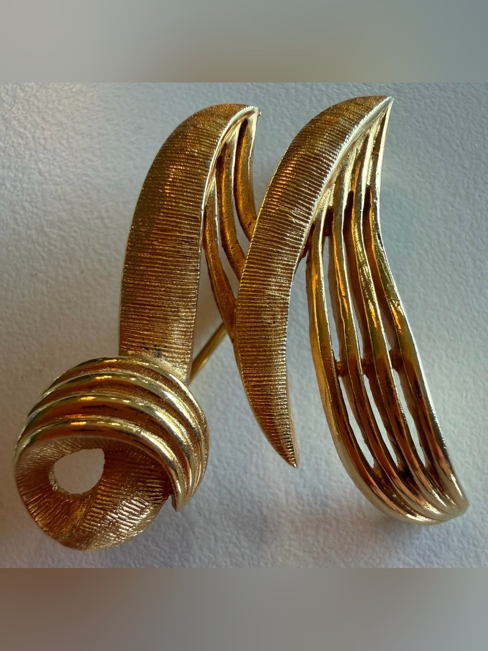 Vintage CORO BROOCH LETTER M INITIAL SCRIPT BRUSHED GOLD TONE SIGNED PIN